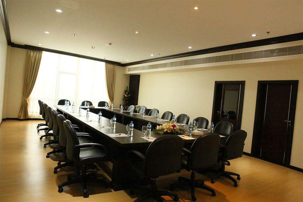Royal Phoenicia Hotel Manama Luaran gambar